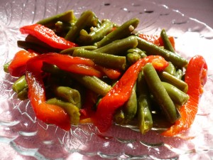 Стручковая фасоль с печеным сладким перцем