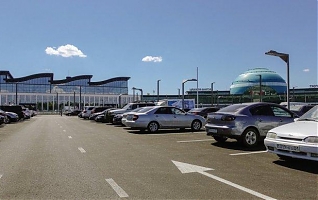Фото Бесплатную парковку в аэропорту Астаны перенесут