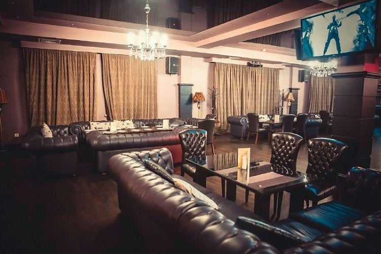 фото Savour restaurant & karaoke