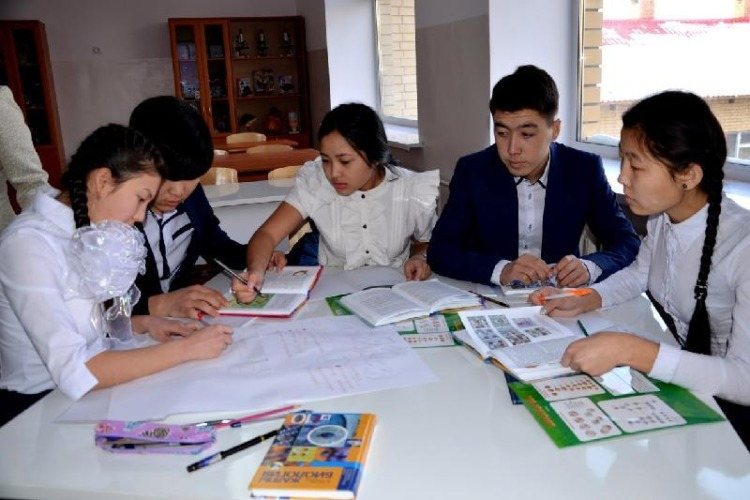 фото В 70 школах Астаны введены факультативные курсы по робототехнике